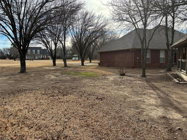 52 Kin-Ville Road, Shawnee, OK 74804