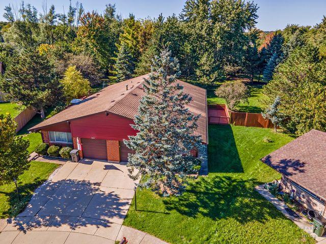 142 Virginia Court, Streamwood, IL 60107