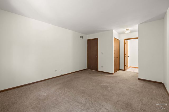 142 Virginia Court, Streamwood, IL 60107
