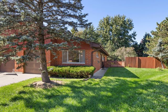 142 Virginia Court, Streamwood, IL 60107