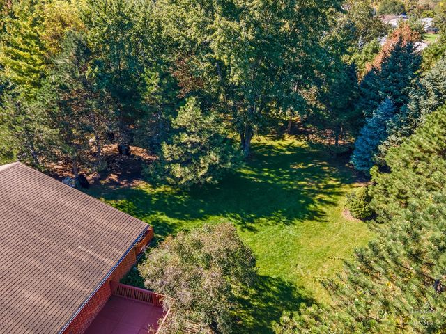 142 Virginia Court, Streamwood, IL 60107