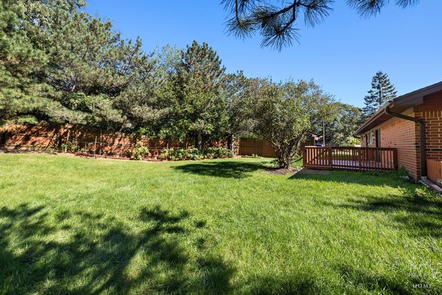 142 Virginia Court, Streamwood, IL 60107