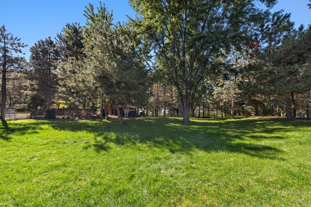 142 Virginia Court, Streamwood, IL 60107