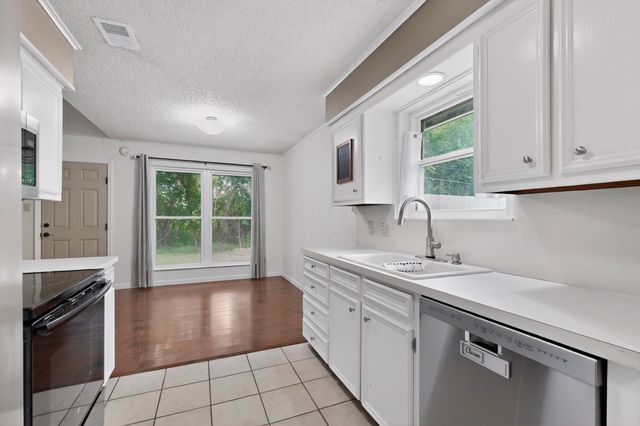 424 Ferenz Avenue, Crowley, TX 76036