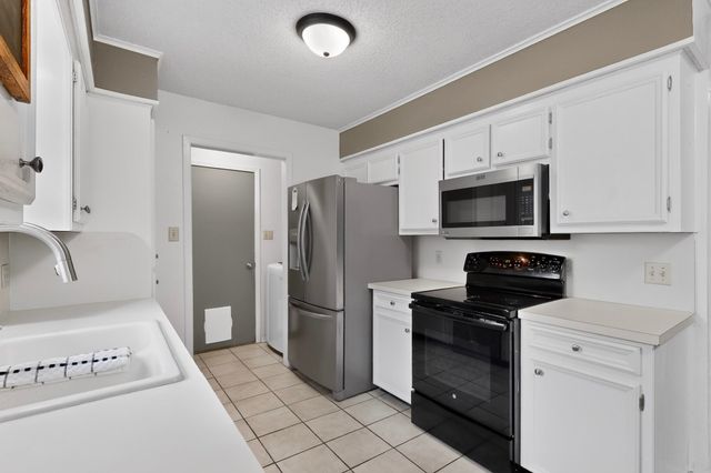 424 Ferenz Avenue, Crowley, TX 76036