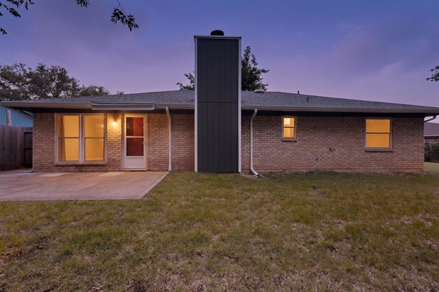 424 Ferenz Avenue, Crowley, TX 76036