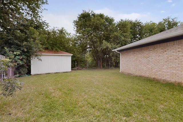 424 Ferenz Avenue, Crowley, TX 76036