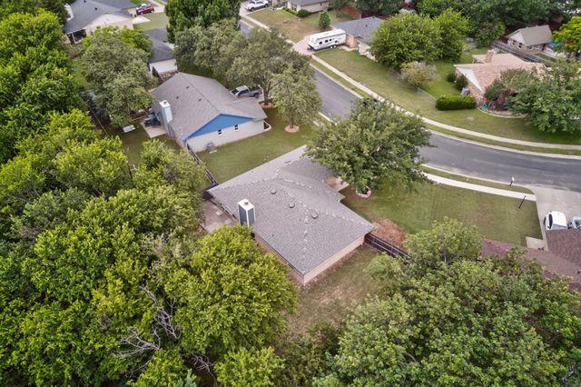 424 Ferenz Avenue, Crowley, TX 76036