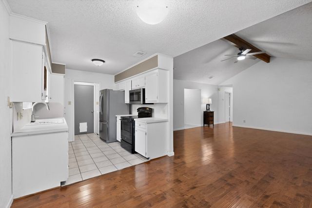 424 Ferenz Avenue, Crowley, TX 76036