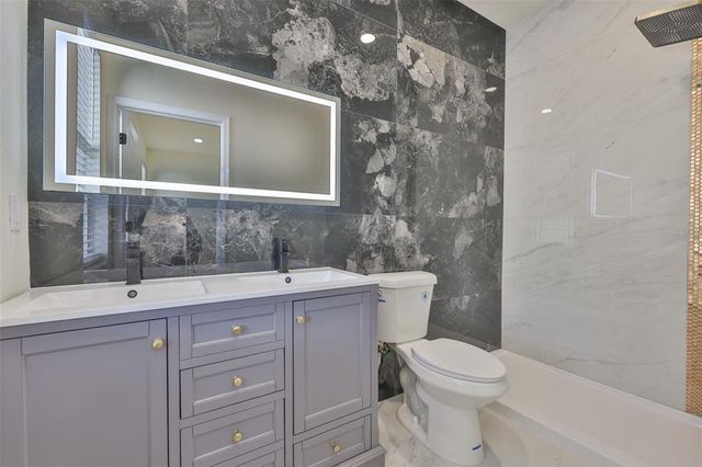 1007 GRAND CANYON DRIVE, Valrico, FL 33594