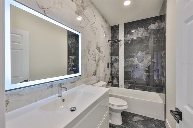 1007 GRAND CANYON DRIVE, Valrico, FL 33594
