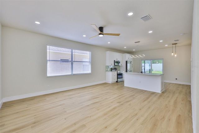 1007 GRAND CANYON DRIVE, Valrico, FL 33594