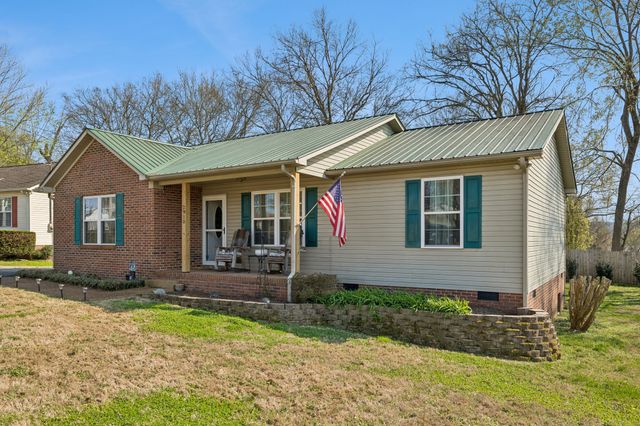 2910 Edge Park Ct, Columbia, TN 38401