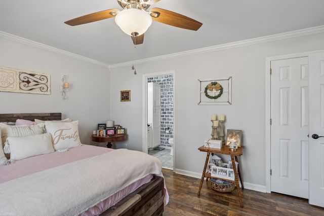 2910 Edge Park Ct, Columbia, TN 38401