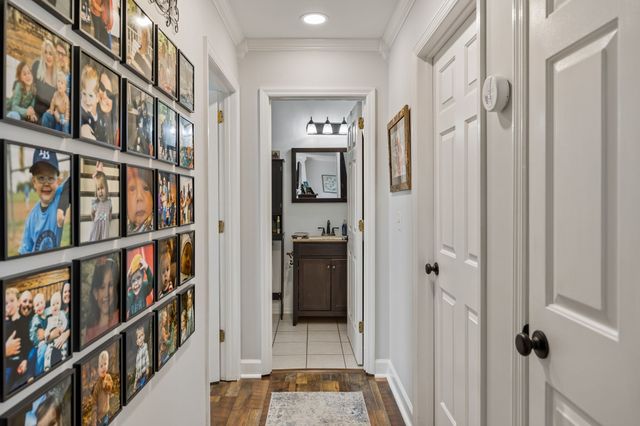 2910 Edge Park Ct, Columbia, TN 38401