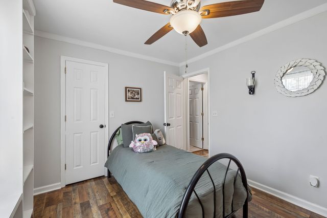 2910 Edge Park Ct, Columbia, TN 38401