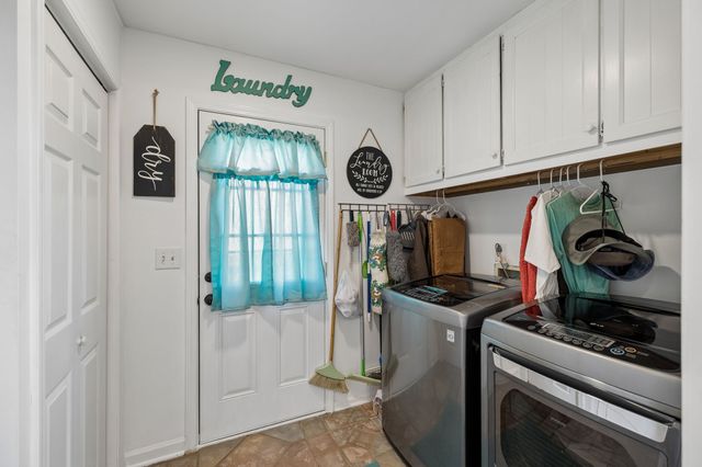 2910 Edge Park Ct, Columbia, TN 38401