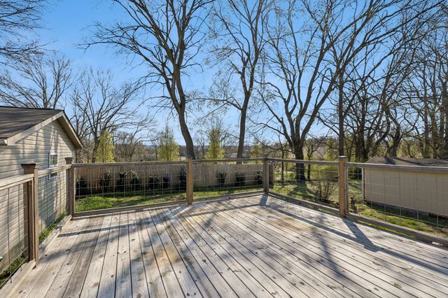 2910 Edge Park Ct, Columbia, TN 38401