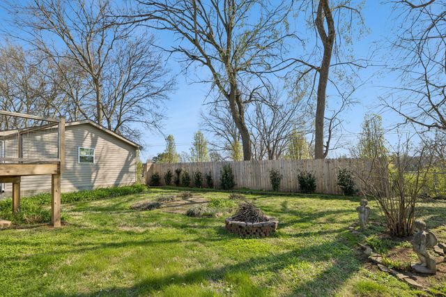 2910 Edge Park Ct, Columbia, TN 38401