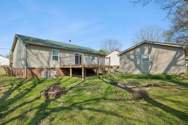 2910 Edge Park Ct, Columbia, TN 38401