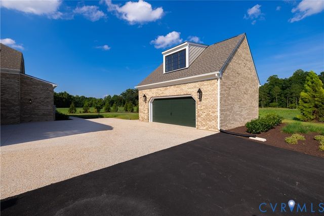 8297 Mount Eagle Rd, Hanover, VA 23005