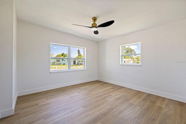 1235 45TH STREET N, St Petersburg, FL 33713