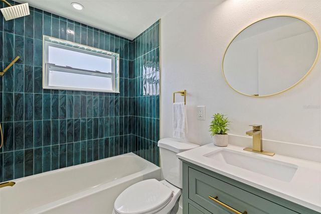 1235 45TH STREET N, St Petersburg, FL 33713