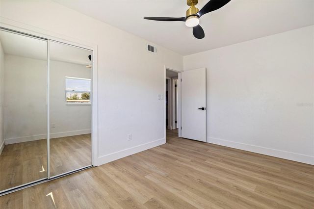 1235 45TH STREET N, St Petersburg, FL 33713