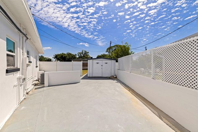 1235 45TH STREET N, St Petersburg, FL 33713