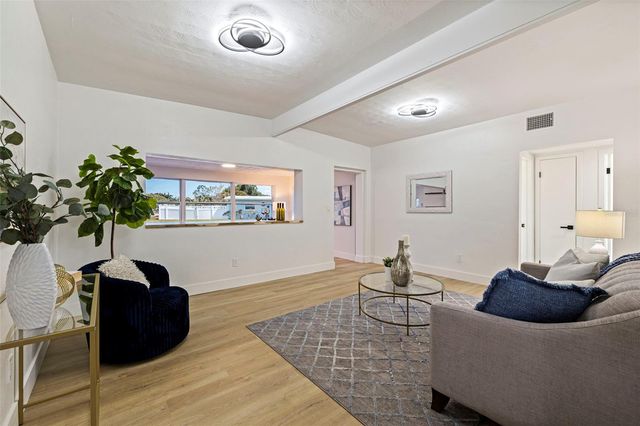 1235 45TH STREET N, St Petersburg, FL 33713