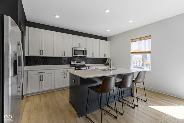 6695 Sugar Creek Lane, Whitestown, IN 46075