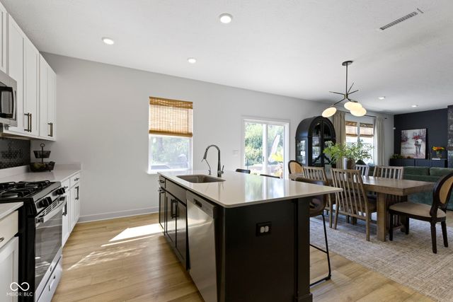 6695 Sugar Creek Lane, Whitestown, IN 46075