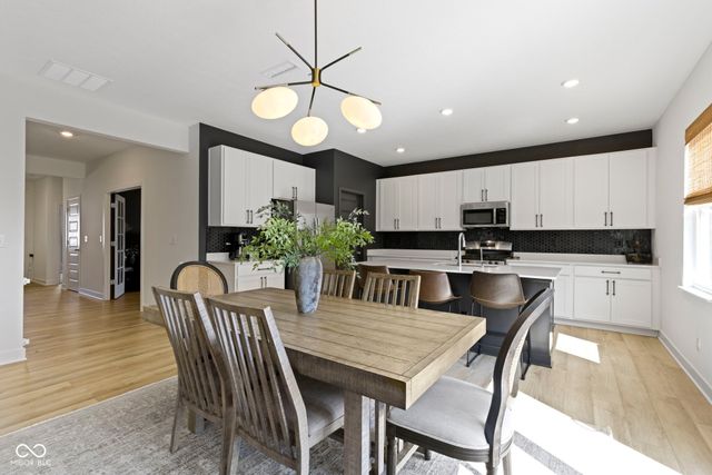 6695 Sugar Creek Lane, Whitestown, IN 46075