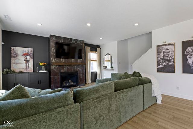 6695 Sugar Creek Lane, Whitestown, IN 46075