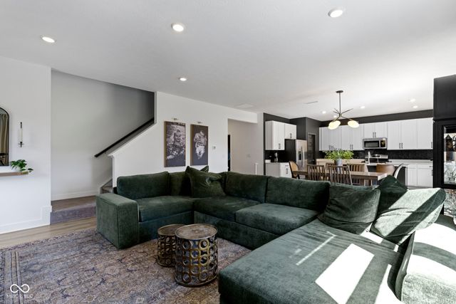 6695 Sugar Creek Lane, Whitestown, IN 46075