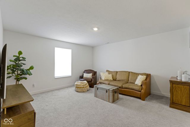 6695 Sugar Creek Lane, Whitestown, IN 46075