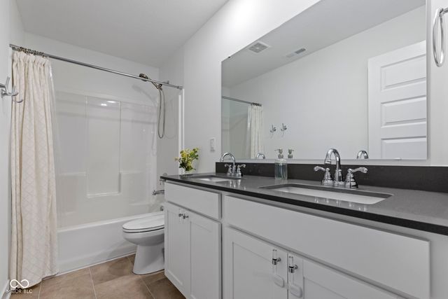 6695 Sugar Creek Lane, Whitestown, IN 46075