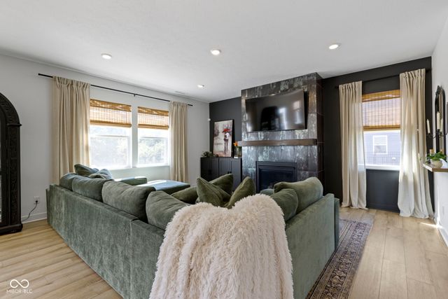 6695 Sugar Creek Lane, Whitestown, IN 46075