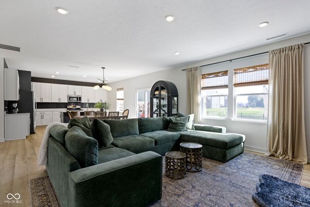 6695 Sugar Creek Lane, Whitestown, IN 46075