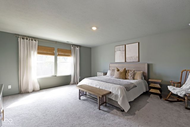 6695 Sugar Creek Lane, Whitestown, IN 46075