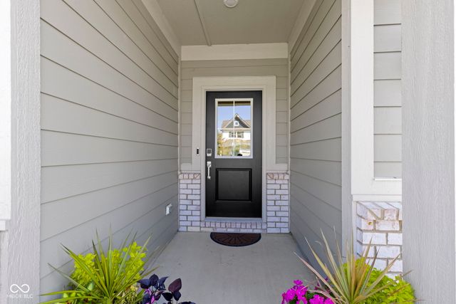 6695 Sugar Creek Lane, Whitestown, IN 46075