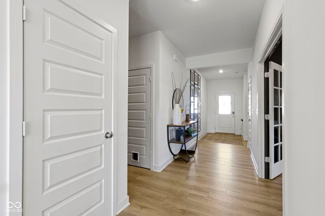 6695 Sugar Creek Lane, Whitestown, IN 46075