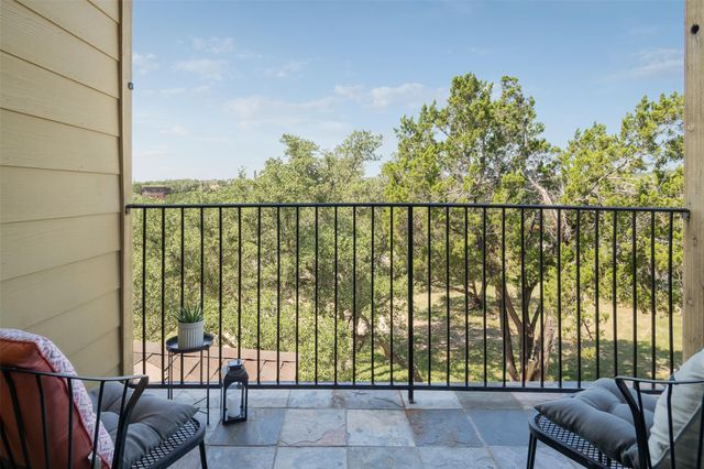 901 Panorama DR, Dripping Springs, TX 78620