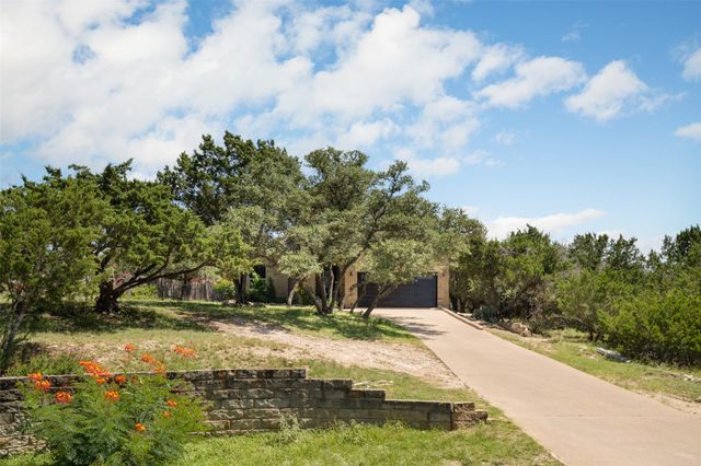 901 Panorama DR, Dripping Springs, TX 78620
