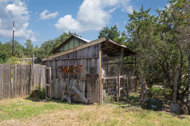 901 Panorama DR, Dripping Springs, TX 78620