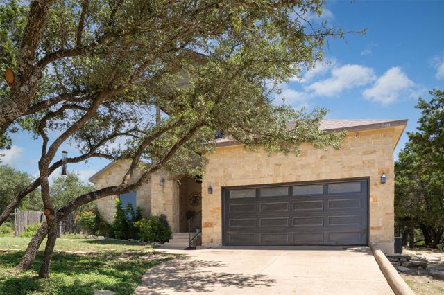 901 Panorama DR, Dripping Springs, TX 78620