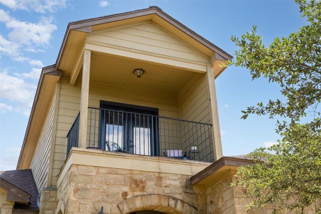 901 Panorama DR, Dripping Springs, TX 78620
