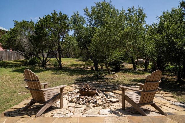 901 Panorama DR, Dripping Springs, TX 78620