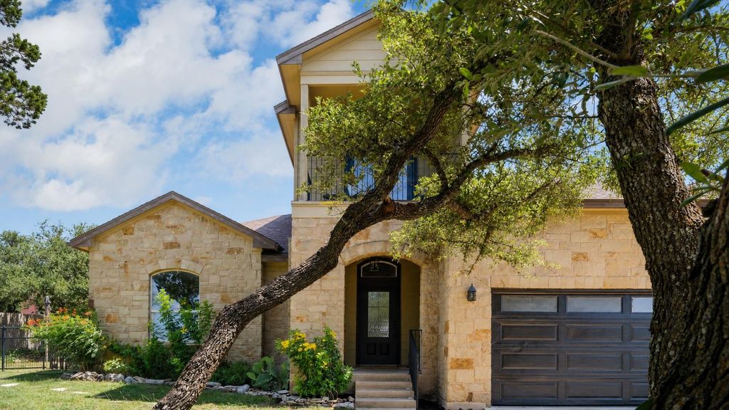 901 Panorama DR, Dripping Springs, TX 78620