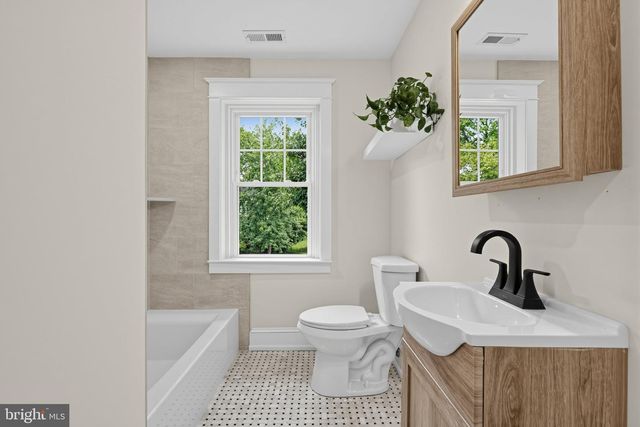 415 RUNNYMEDE AVE, Jenkintown, PA 19046